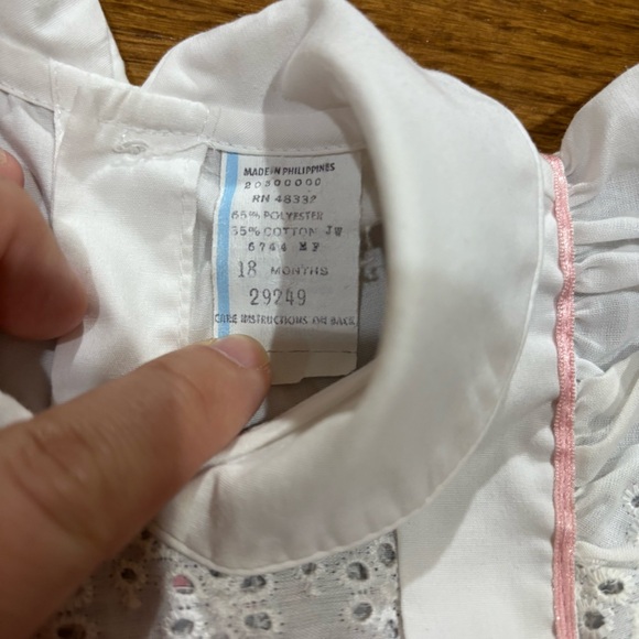 Vintage Baby Dress 18 Months – Eyelet Lace + Floral Detail Excellent Condition - Picture 2 of 5